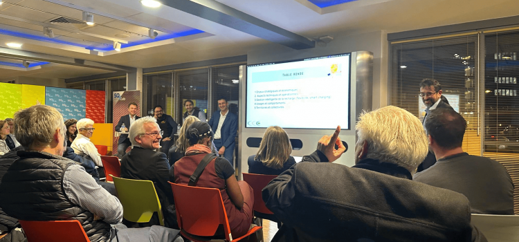 2025-12_ATELIER CCE - échanges avec la salle - sourires_photo 2